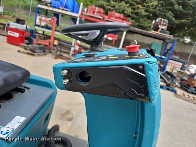 image for item EH8930 2019 Tennant T7AMR floor scrubber