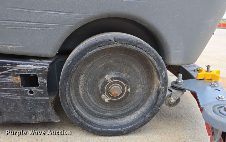 image for item EH8930 2019 Tennant T7AMR floor scrubber