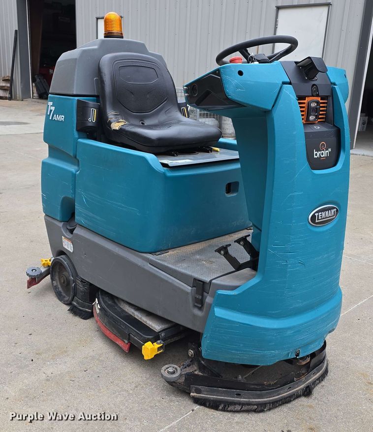 image for item EH8931 2020 Tennant T7AMR floor scrubber
