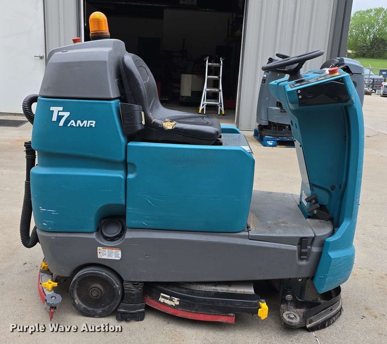 image for item EH8931 2020 Tennant T7AMR floor scrubber