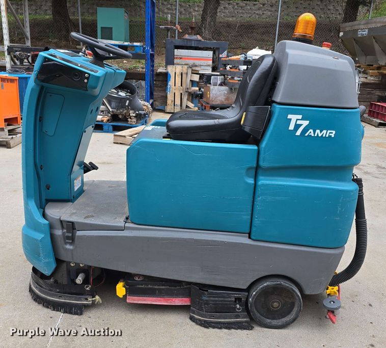 image for item EH8931 2020 Tennant T7AMR floor scrubber