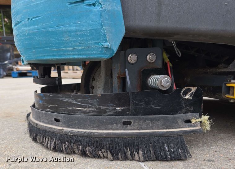 image for item EH8931 2020 Tennant T7AMR floor scrubber