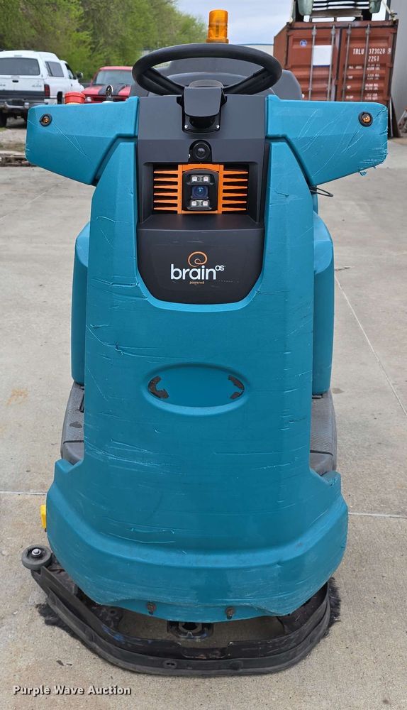 image for item EH8932 2019 Tennant T7AMR floor scrubber