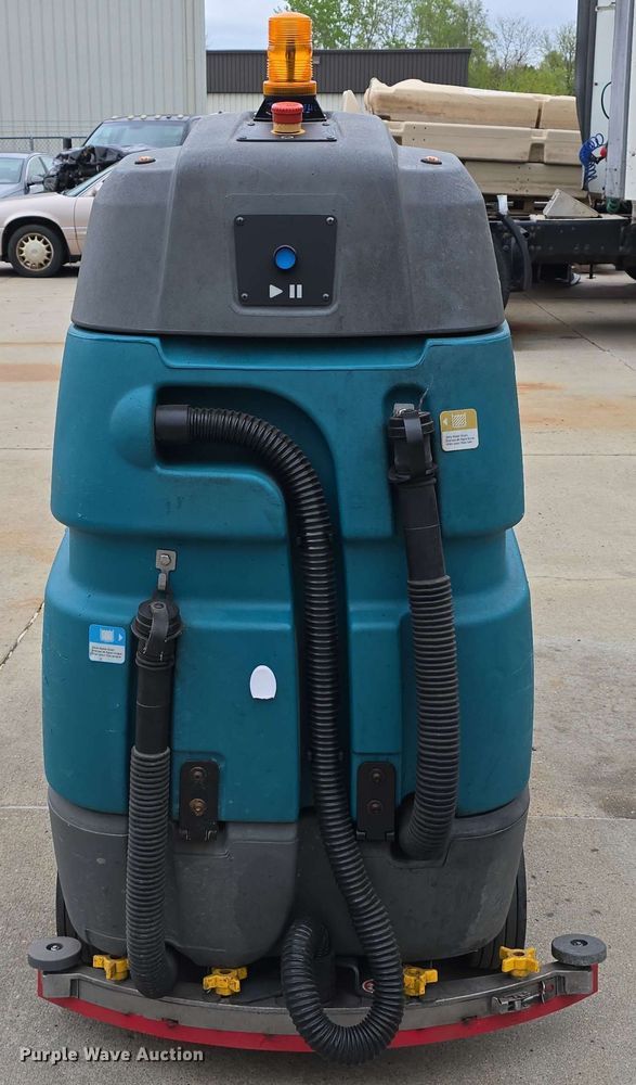 image for item EH8932 2019 Tennant T7AMR floor scrubber