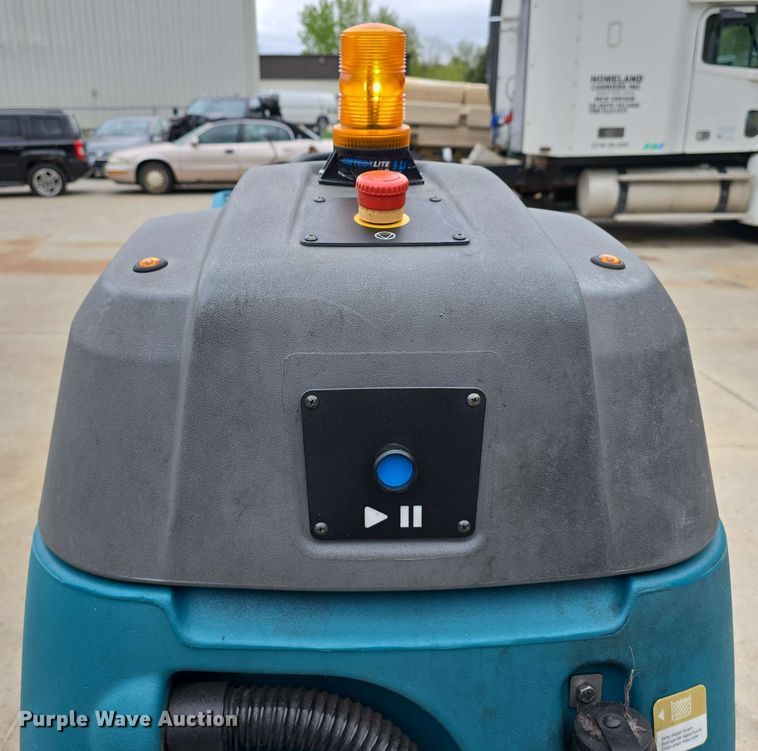 image for item EH8932 2019 Tennant T7AMR floor scrubber