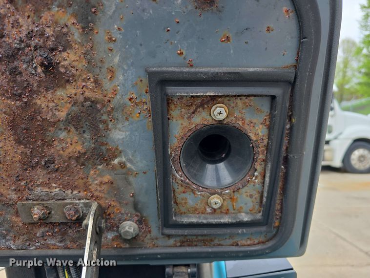 image for item EH8932 2019 Tennant T7AMR floor scrubber