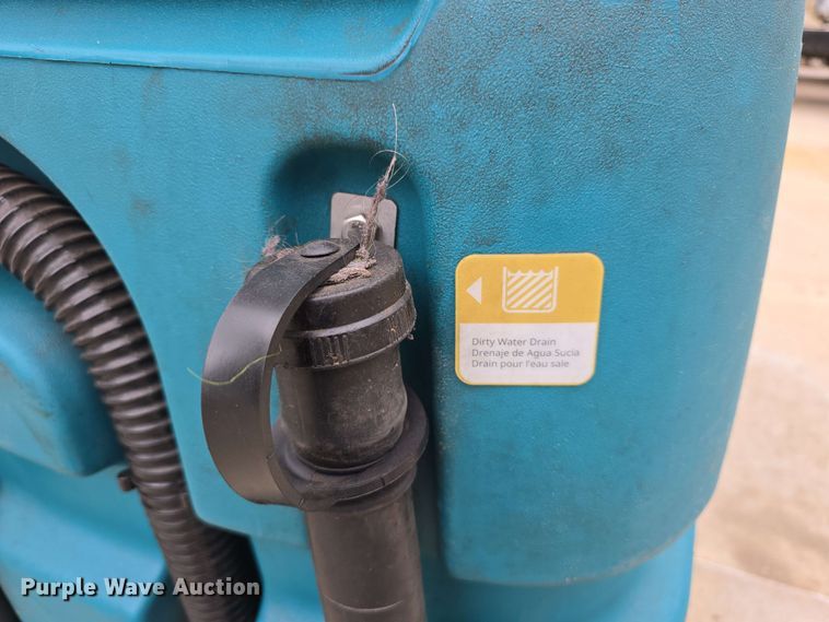 image for item EH8932 2019 Tennant T7AMR floor scrubber