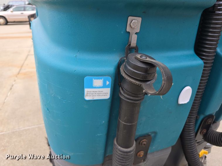 image for item EH8932 2019 Tennant T7AMR floor scrubber