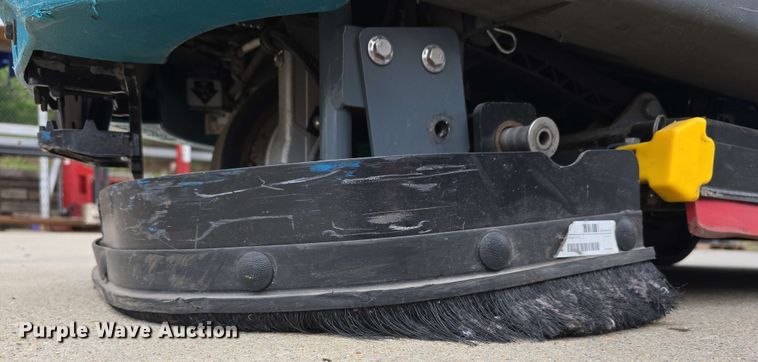 image for item EH8932 2019 Tennant T7AMR floor scrubber
