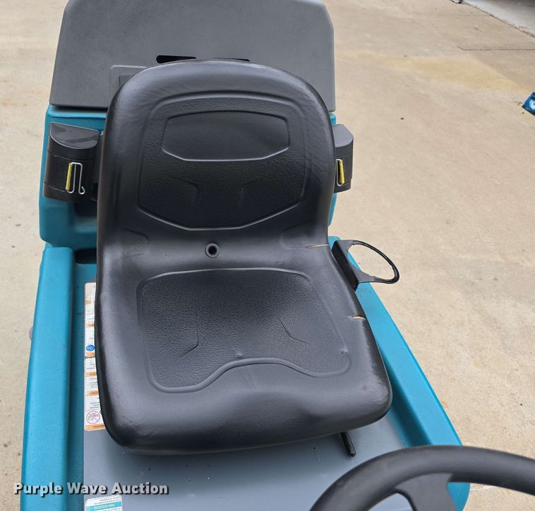 image for item EH8932 2019 Tennant T7AMR floor scrubber