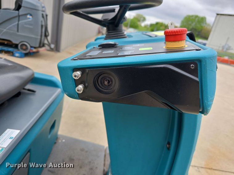 image for item EH8932 2019 Tennant T7AMR floor scrubber