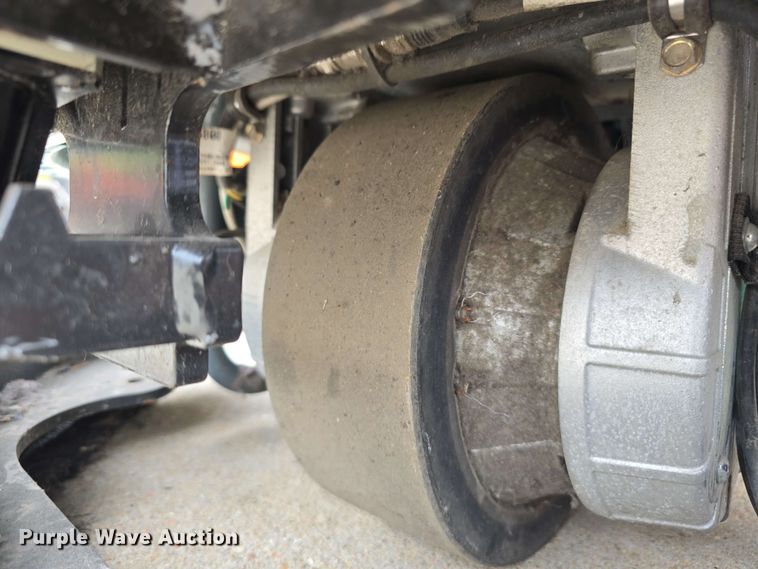 image for item EH8932 2019 Tennant T7AMR floor scrubber