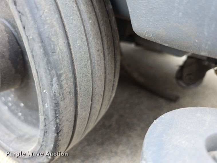 image for item EH8932 2019 Tennant T7AMR floor scrubber