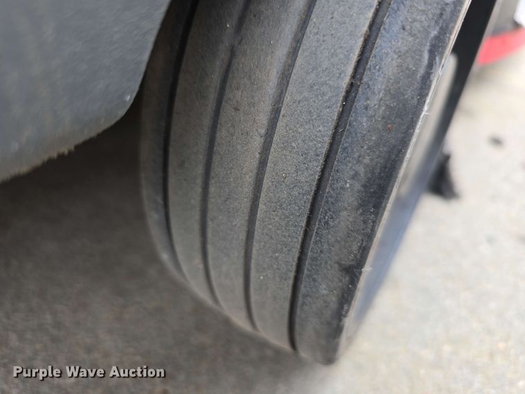 image for item EH8932 2019 Tennant T7AMR floor scrubber