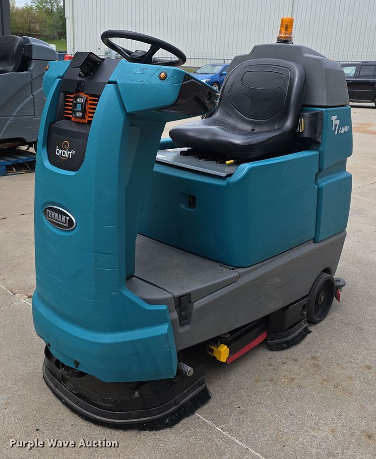 image for item EH8933 2019 Tennant T7AMR floor scrubber