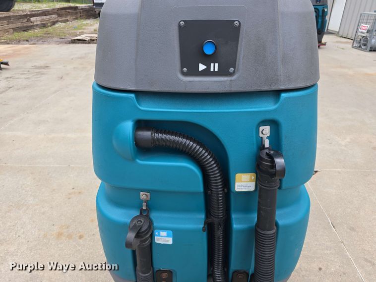 image for item EH8933 2019 Tennant T7AMR floor scrubber