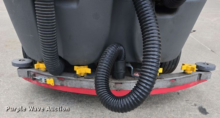 image for item EH8933 2019 Tennant T7AMR floor scrubber