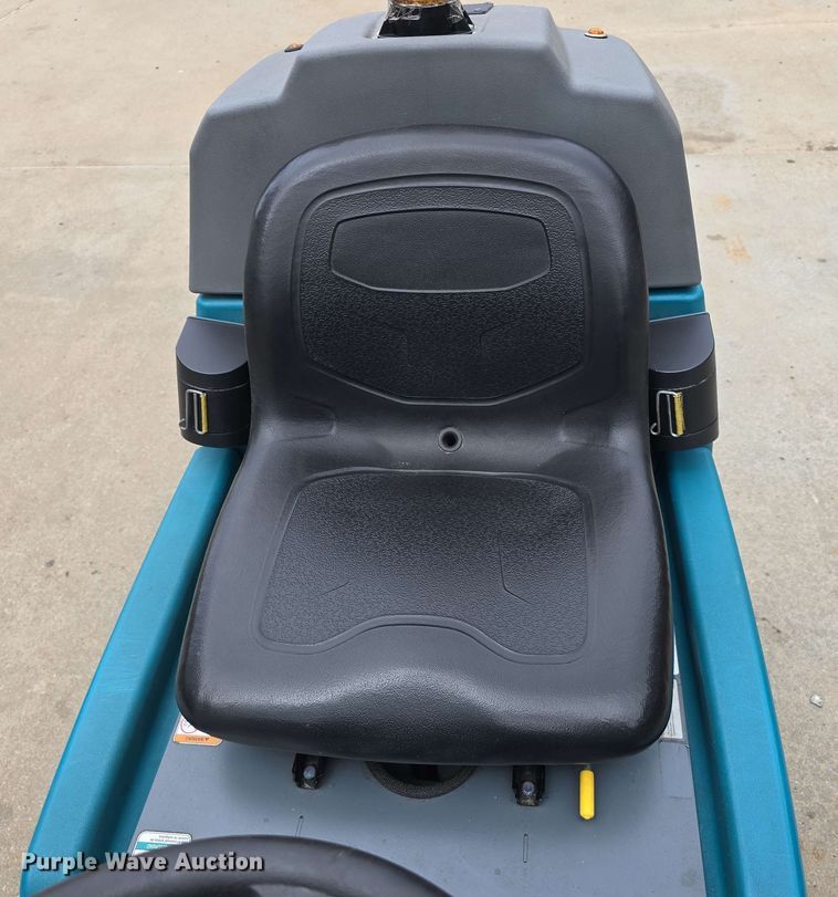 image for item EH8933 2019 Tennant T7AMR floor scrubber