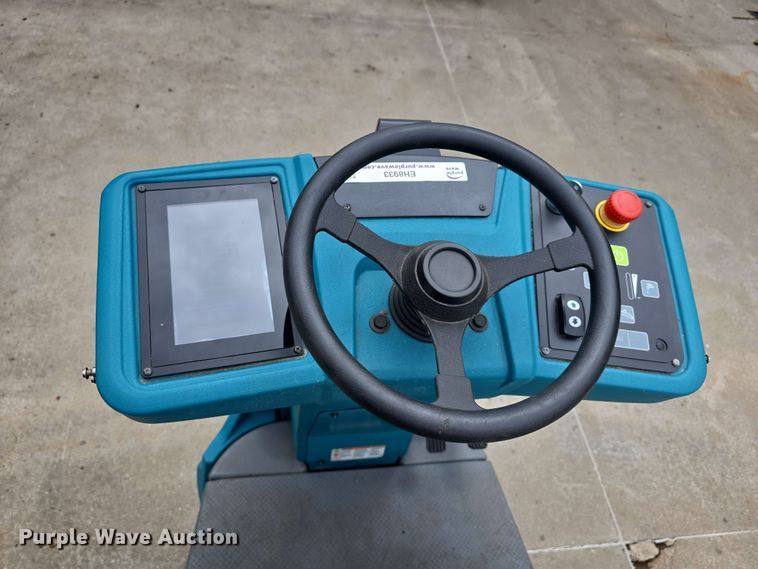 image for item EH8933 2019 Tennant T7AMR floor scrubber