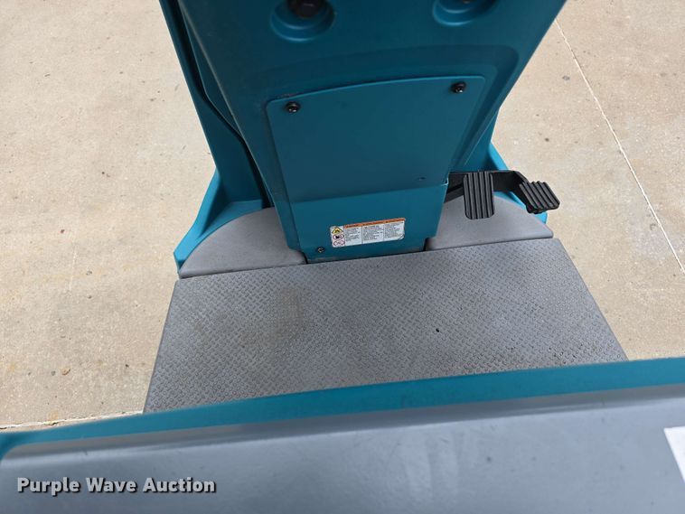 image for item EH8933 2019 Tennant T7AMR floor scrubber