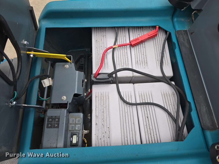 image for item EH8933 2019 Tennant T7AMR floor scrubber