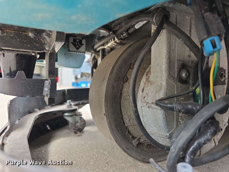 image for item EH8933 2019 Tennant T7AMR floor scrubber