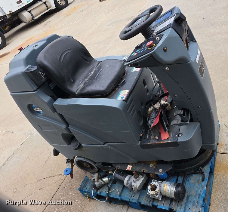 image for item EH8935 ICE BE-MK2-RS26 floor scrubber