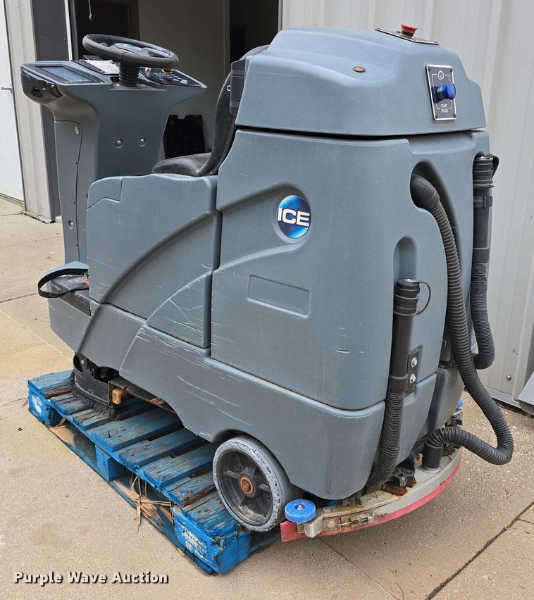 image for item EH8935 ICE BE-MK2-RS26 floor scrubber