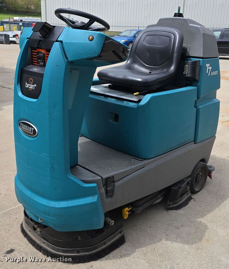 image for item EH8936 2019 Tennant T7AMR floor scrubber