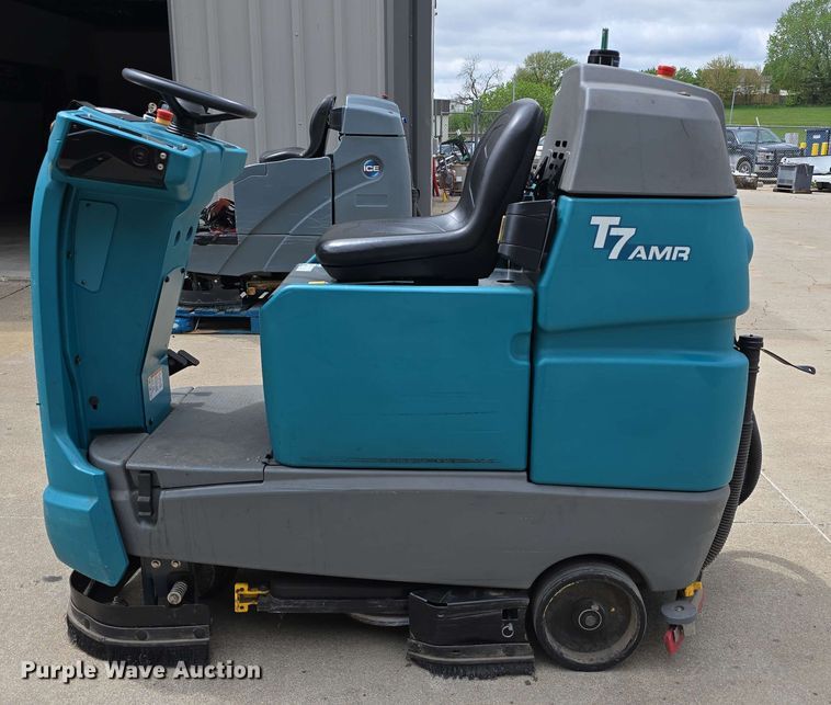 image for item EH8936 2019 Tennant T7AMR floor scrubber