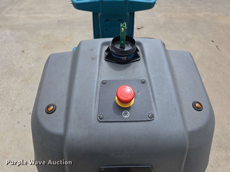 image for item EH8936 2019 Tennant T7AMR floor scrubber