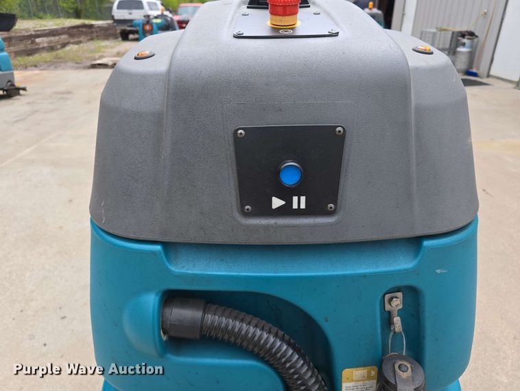 image for item EH8936 2019 Tennant T7AMR floor scrubber