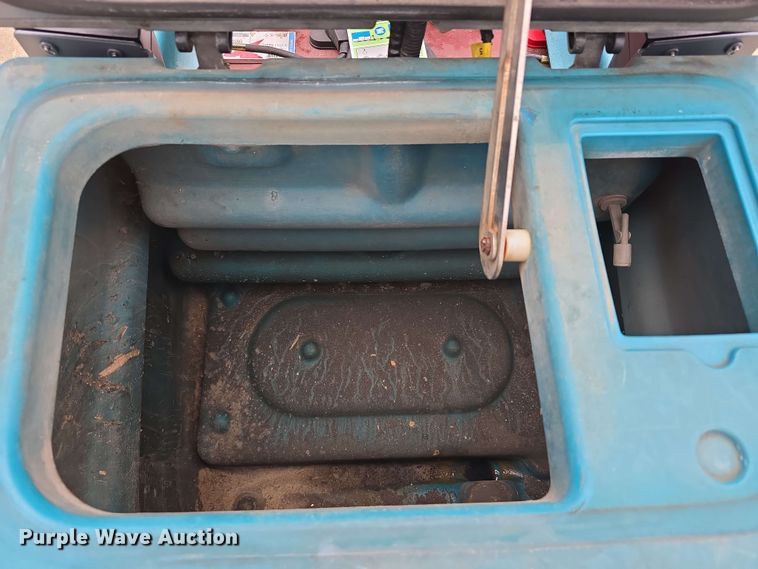 image for item EH8936 2019 Tennant T7AMR floor scrubber