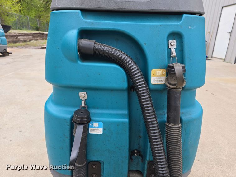 image for item EH8936 2019 Tennant T7AMR floor scrubber