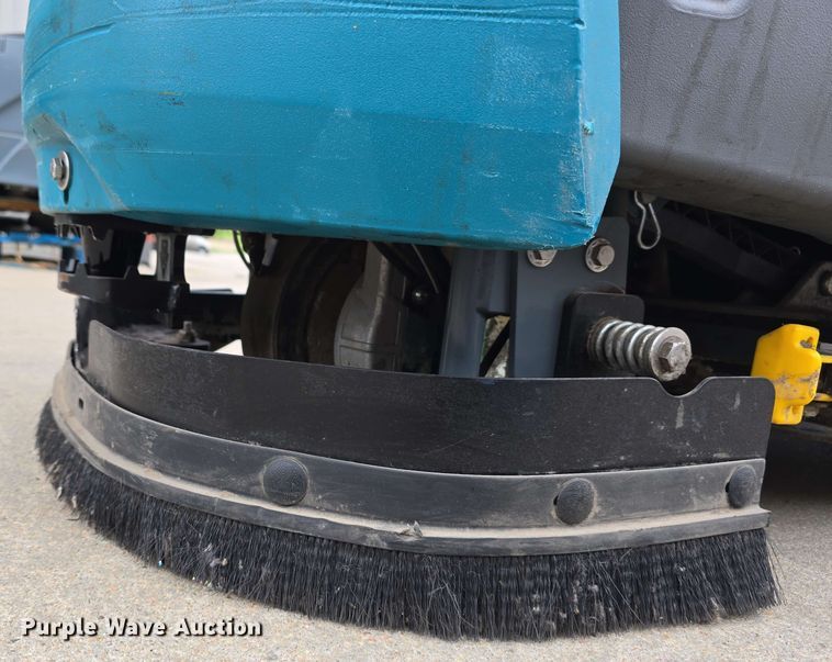 image for item EH8936 2019 Tennant T7AMR floor scrubber