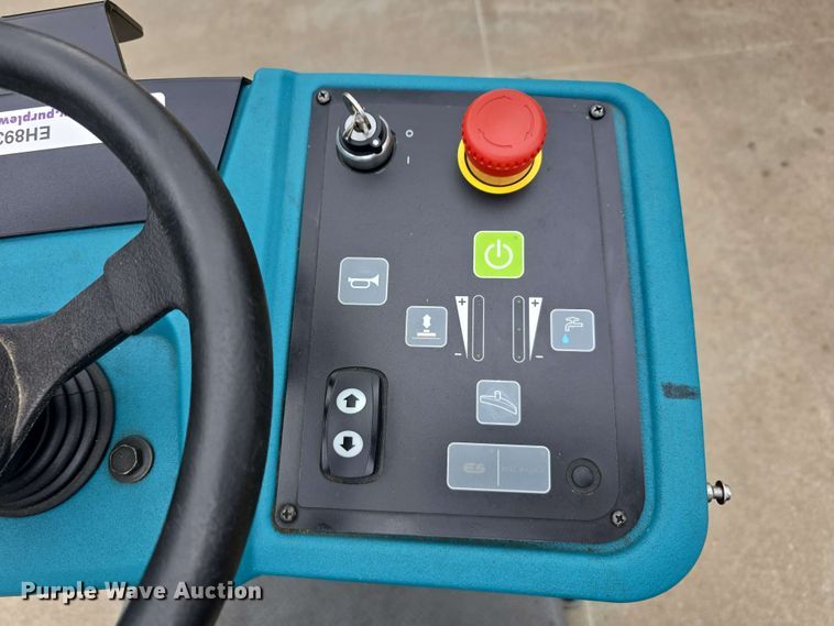 image for item EH8936 2019 Tennant T7AMR floor scrubber