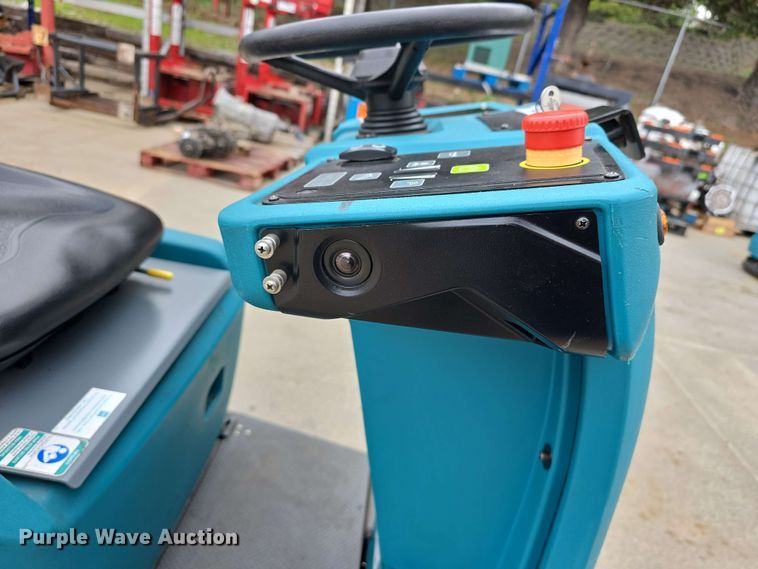 image for item EH8936 2019 Tennant T7AMR floor scrubber