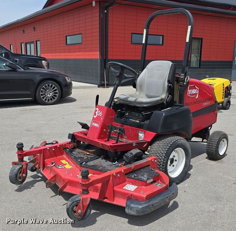 image for item EH8944 2014 Toro Groundsmaster 3280-D lawn mower