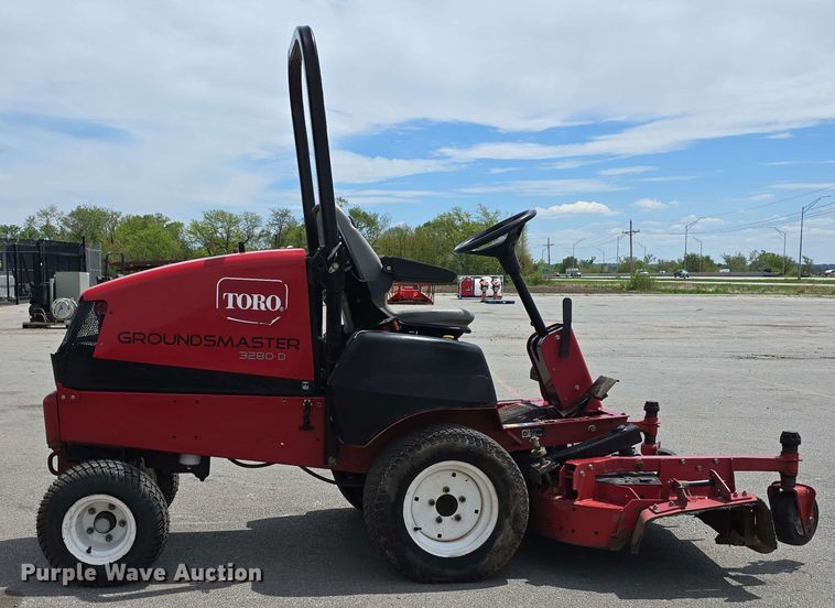 image for item EH8944 2014 Toro Groundsmaster 3280-D lawn mower