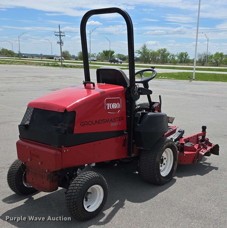 image for item EH8944 2014 Toro Groundsmaster 3280-D lawn mower