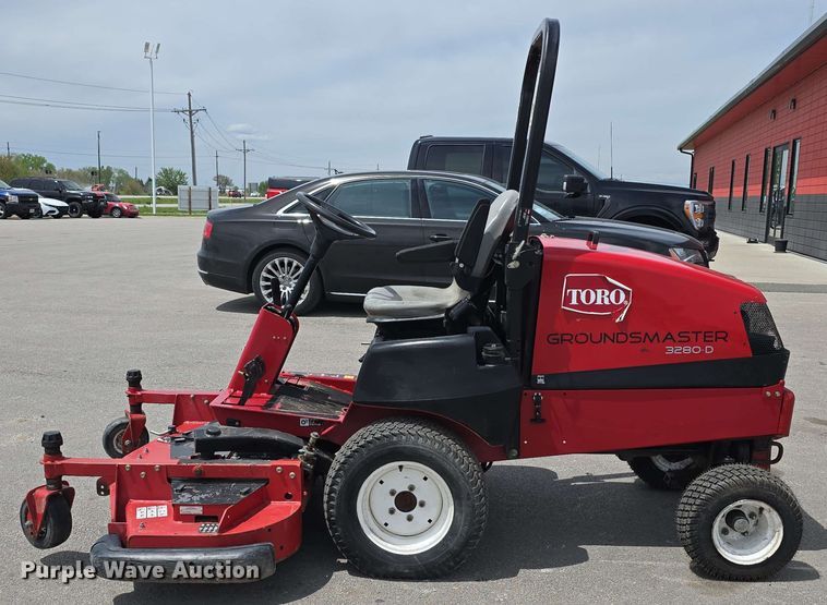 image for item EH8944 2014 Toro Groundsmaster 3280-D lawn mower
