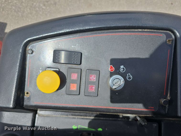 image for item EH8944 2014 Toro Groundsmaster 3280-D lawn mower