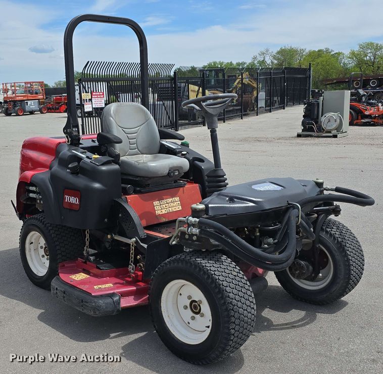 image for item EH8945 2016 Toro Groundsmaster 360 lawn mower