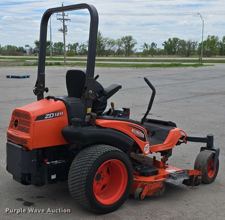 image for item EH8947 2019 Kubota ZD1211L ZTR lawn mower