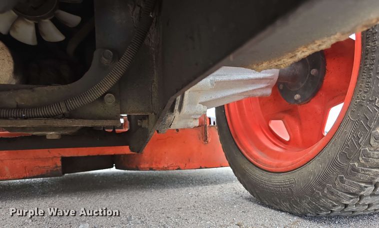 image for item EH8947 2019 Kubota ZD1211L ZTR lawn mower