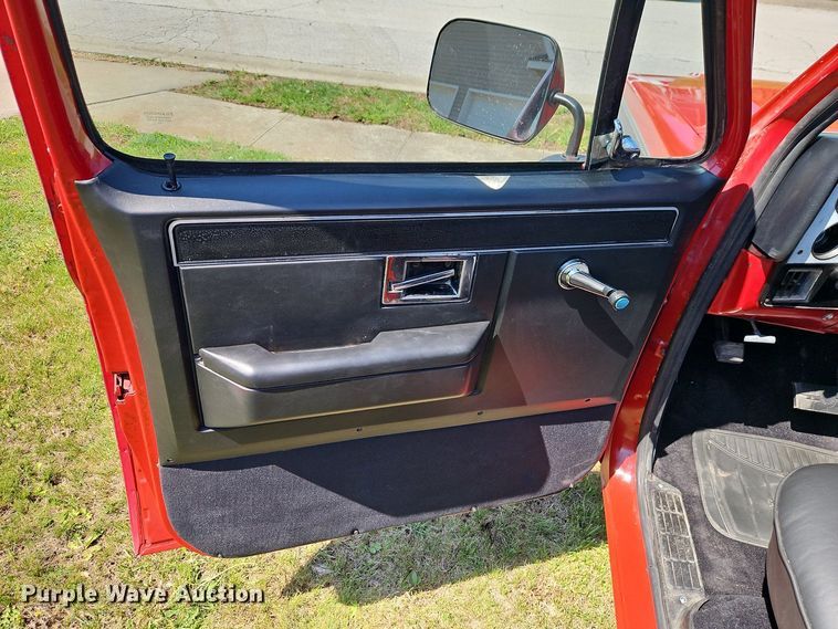 image for item EI8968 1984 Chevrolet C10 Scottsdale pickup truck