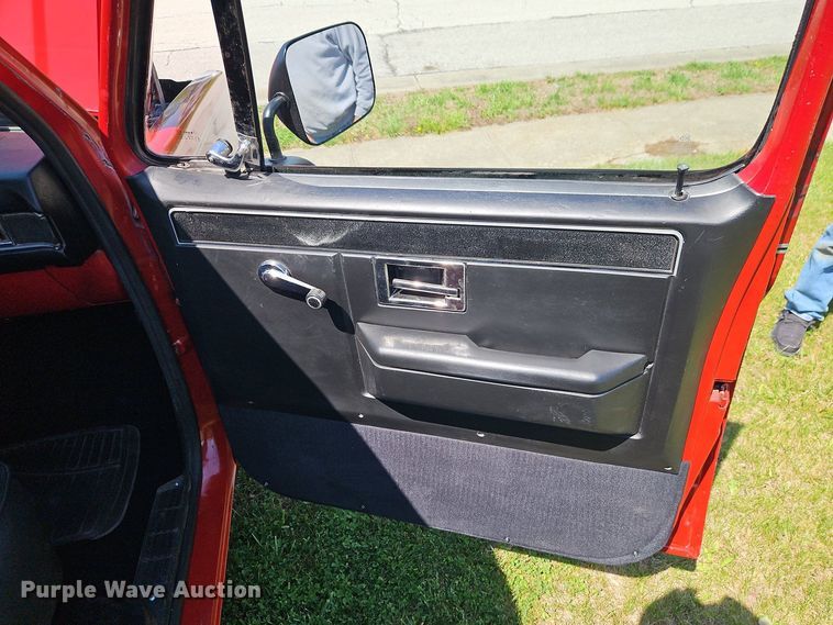 image for item EI8968 1984 Chevrolet C10 Scottsdale pickup truck