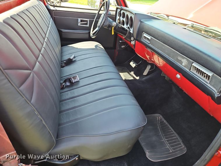 image for item EI8968 1984 Chevrolet C10 Scottsdale pickup truck