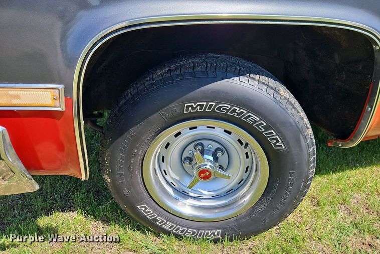 image for item EI8968 1984 Chevrolet C10 Scottsdale pickup truck