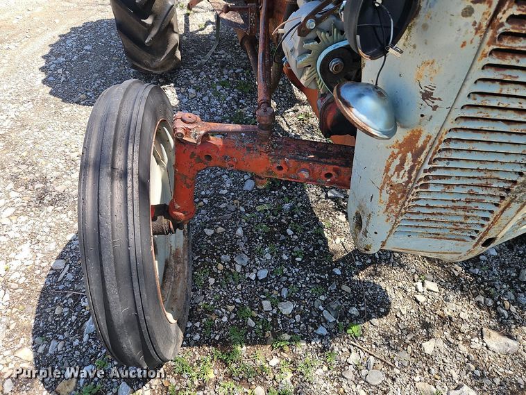 image for item EI8972 Ford tractor